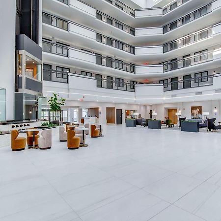 Embassy Suites By Hilton Louisville East Exterior photo